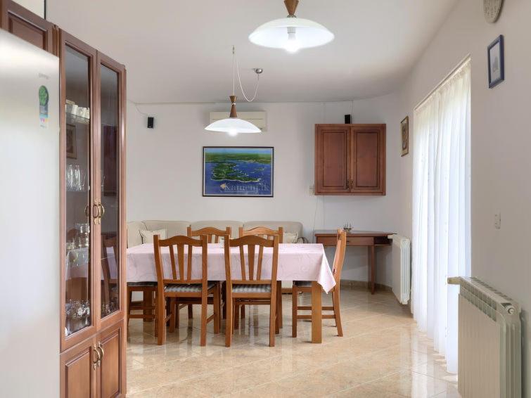 Apartment Matej Premantura Bagian luar foto