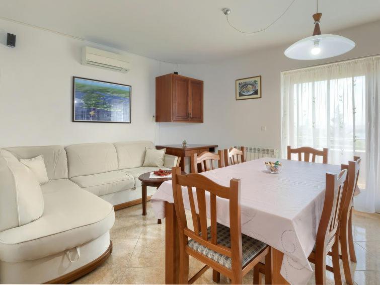 Apartment Matej Premantura Bagian luar foto