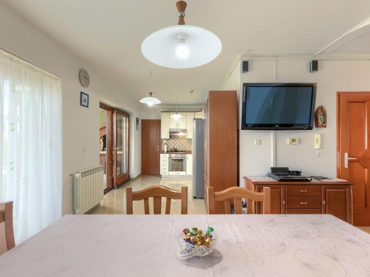 Apartment Matej Premantura Bagian luar foto